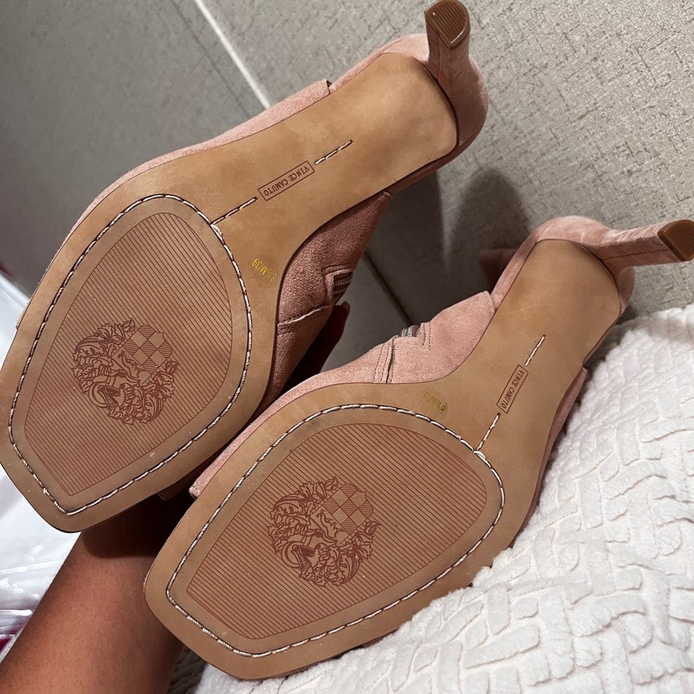 Vince Camuto Tan Heeled Boots - Picture 6 of 8